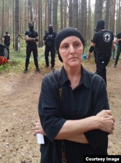 Женщина из Дагестана, которой члены "Русской общины" советовали "приносить цветочки в другие дни"