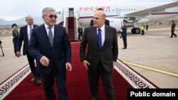 Адылбек Касымалиев жана Михаил Мишустин. 14-август, 2025-жыл. Чолпон-Ата шаары.