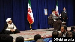 بازدید شش ساعته آیت‌الله خامنه‌ای از وزارت اطلاعات در ۱۳ اسفند ۸۹