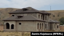 Один из коттеджей в городке "Идеал хаус"