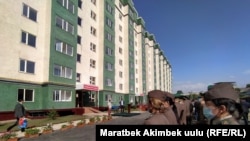 Коргоо министрлиги жана Чек ара кызматы үчүн курулган үй. Ош, Кыргызстан. 28.05.2021