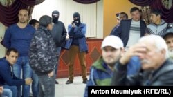 Rusiye uquq qoruyıcıları «Qırım birdemliginiñ» toplaşuvında, 2018 senesi oktâbrniñ 27-nde