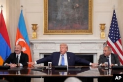 Дональд Трамп та лідери Азербайджану та Вірменії на церемонії підписання мирної угоди. Вашингтон, Білий дім, 8 серпня 2025 року