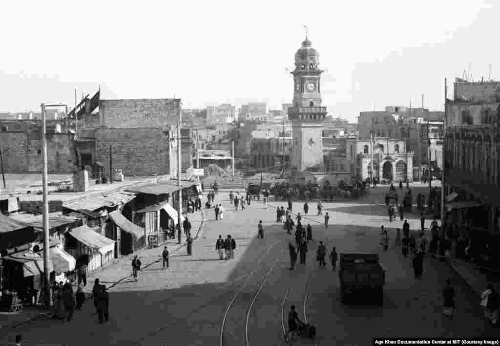 Aleppo&#39;s clock tower, photographed in 1937. In 1923, Syria fell under control of the French. Their unpopular rule was marked by near-constant repression of Arab nationalism. One of the methods for keeping the mostly Sunni nationalists in check was to promote minorities, including Alawites, an impoverished mountain people who made up around 12 percent of the Syrian population.
