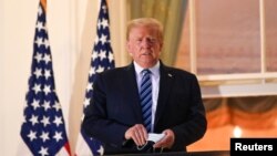 Трамп залишив лікарню, куди він потрапив на початку жовтня з COVID-19