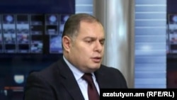 Ազգային ժողովի պետաիրավական հարցերի մշտական հանձնաժողովի նախագահ Հովհաննես Սահակյանը «Ազատության» ստուդիայում: Հունվար, 2016 թ․