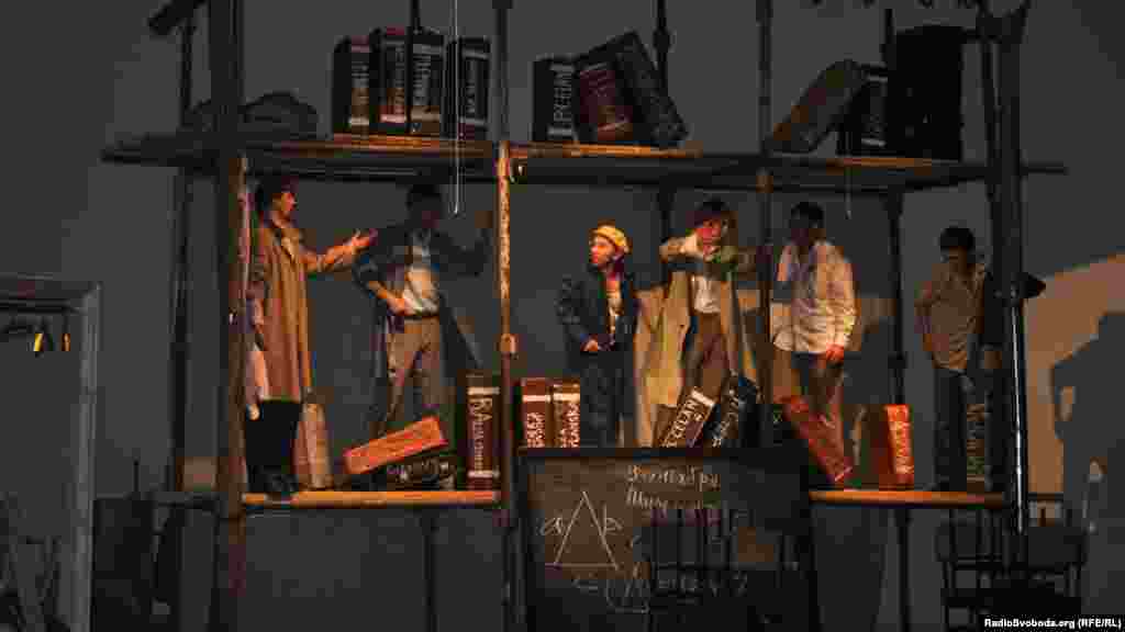 Фрагменти вистави &laquo;Czernowitz. Чернівці. Черновцы&raquo; за книжкою Ігоря Померанцева