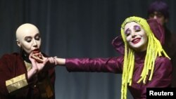 عکسی از نمایش هدا گابلر