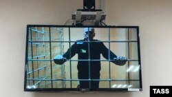 На засіданні суду Навальний відмовився від претензій до адміністрації виправної установи через цензуру газет, які він одержує