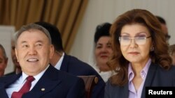 Президент Казахстана Нурсултан Назарбаев и его дочь Дарига. 1 мая 2016 года.