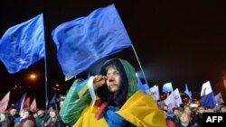 Массовые акции протеста в Киеве и в других городах страны начались в минувшее воскресенье