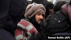 The migrants have faced freezing conditions. 