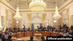 Ռուսաստան - ԱՊՀ-ի երկրների վարչապետները քննարկում են ազատ առեւտրի գոտու ստեղծման մասին համաձայնագիրը, Սանկտ Պետերբուրգ, 18-ը հոկտեմբերի, 2011թ.