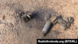 Хвостовики від мін після обстрілу поблизу міста Щастя, травень 2015 року 