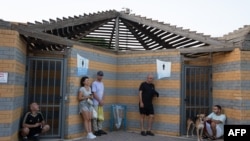 به گزارش سازمان بازرسی اسرائیل و مرکز تحقیقات کنست، تا پایان سال ۲۰۲۴ حدود ۵۶ درصد از آپارتمان‌ها بدون محافظت بوده‌اند