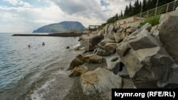 Пляж в Алушті. Крим, 2021 рік