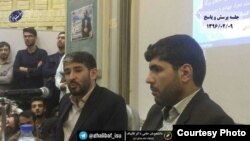 میثم لطیفی (سمت راست) در همایش تبلیغاتی ستاد انتخاباتی محمدباقر قالیباف، اردیبهشت ۱۳۹۶