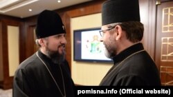 Глава УГКЦ Святослав (праворуч) і предстоятель ПЦУ митрополит Київський і всієї України Епіфаній (ліворуч) під час презентації книги «Діалог лікує рани». Київ, 17 січня 2019 року