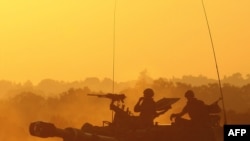 تانک‌های اسرائیلی پیش از بامداد سه‌شنبه وارد خان یونس، بزرگ‌ترین شهر در جنوب باریکه غزه شدند. (عکس: Afp)