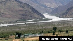 Участок таджикско-афганской границы в районе Шамсиддин Шохин
