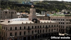 С сегодняшнего дня в сакребуло начинается работа над бюджетом столицы на 2016 год. Об основных параметрах можно судить лишь со слов чиновников и депутатов, так как проект пока не был опубликован