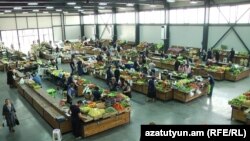 Շուկա Երևանում, արխիվ