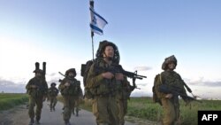 رسانه‌های اسرائیل موظف شده‌اند در گزارش‌های تلویزیونی، چهره نظامیان دون پایه را به گونه‌ای نشان دهند که هویت آنها مشخص نشود.