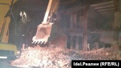 Снос бани в Дербышках, 26 октября 2019 года.