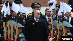 Владимир Путин. Акс аз моҳи майи 2024