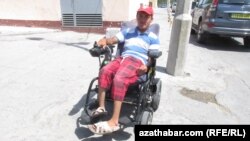 Türkmenistanda maýyplar üçin niýetlenilen ýörite iş orunlarynyň ýetmezçilik edýändigi bellenilýär.