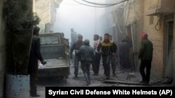 حملات روز یکشنبه در غوطه شرقی نیز ۱۴ کشته به جا گذاشته بود.