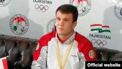 Баҳодур Усмонов, муштзани маъруфи тоҷик.