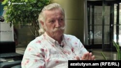 Стивен Ньютон