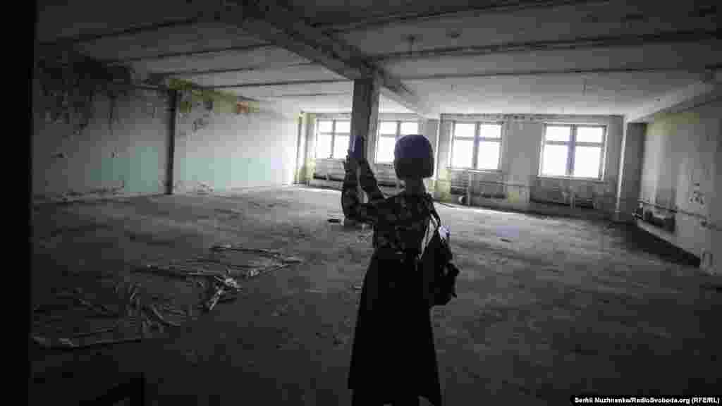 Наразі архів не діє, команда архіву проводить екскурсії для зацікавлених в архівній справі