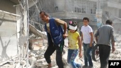 Жители Алеппо среди руин, 12 октября 2016