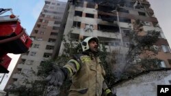 Пашкоджаны авіяўдарам дом у Тэгеране