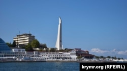 Обелиск «Штык и парус»