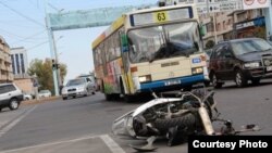 На месте дорожно-транспортного происшествия. Автор иллюстративного фото -  Роза Есенгулова.