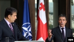 Президент Грузии Михаил Саакашвили и генсек НАТО Андерс Фог Расмуссен