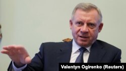 «Говорити про тиск і нічого не робити – це говорити», – аргументував свою відставку Яків Смолій 