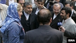 ملوان ها پیش از آزادی با احمدی نژاد دیدار کردند.