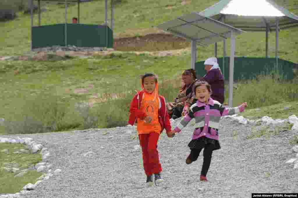 Бул жерге азырынча атайын эс алуучу секилер орнотулуп, таштандылар үчүн жай да курулган. Бирок корукка келгендер үчүн маалымат тактайы азырынча маалымат менен толуктала элек.