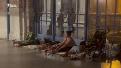 "Минтип көчөдө калдык". Венгриядагы украин качкындары