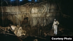 Центральний зал реактора після Чорнобильської катастрофи, 1990 рік (© Victoria Ivleva-Yorke)