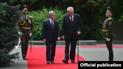 Армения - Официальная церемония встречи президента Чехии Милоша Земана в Ереване, 8 июня 2016 г․