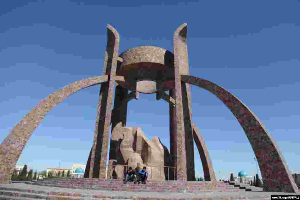 Uzbekistan - present appearance Urgench, 19.04.2014