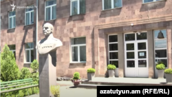 Արարատի մարզի Մխչյան գյուղի դպրոցը