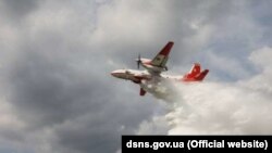 У Київській та Житомирській областях продовжують гасити пожежі