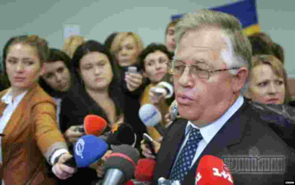 Лідер КПУ&nbsp;Петро Симоненко після голосування у Києві