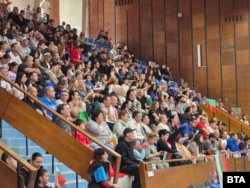 В спортна зала „Фестивална“ във Видин се излъчва на живо финалът на Световното първенство по волейбол между отборите на България и Италия, 28 септември 2025 г.